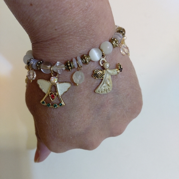 NEW Gold Tone Angels  White Beads Charm Bracelet  Holiday - Picture 4 of 7